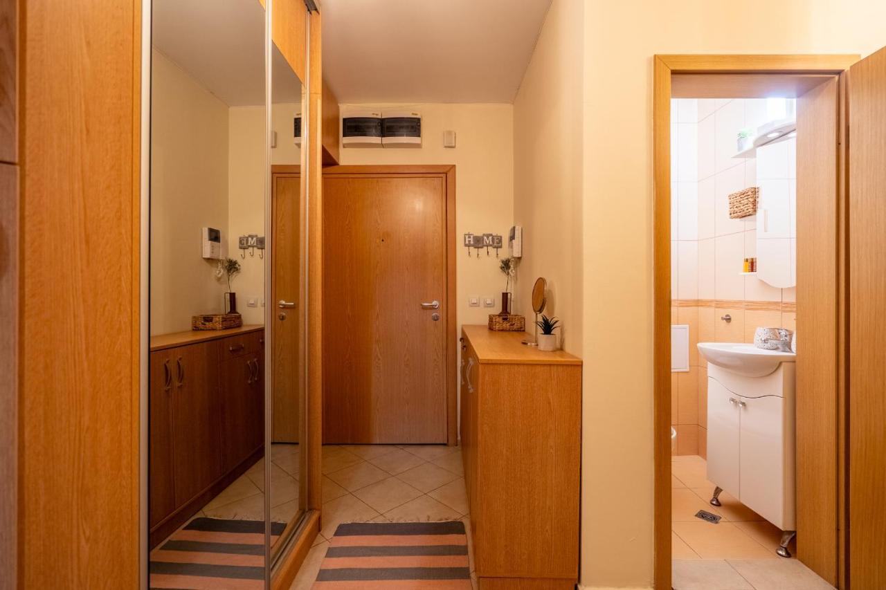 Premium Comfy 2Bdr Apt - Free Parking - Fast Wi-Fi Sofia Exterior photo